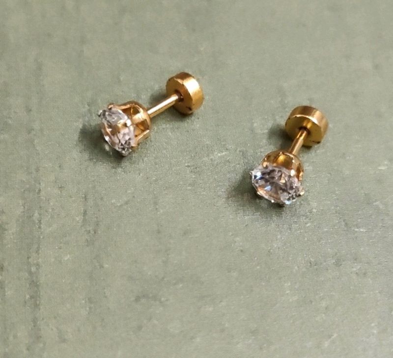 New -Diamond Gold Earring