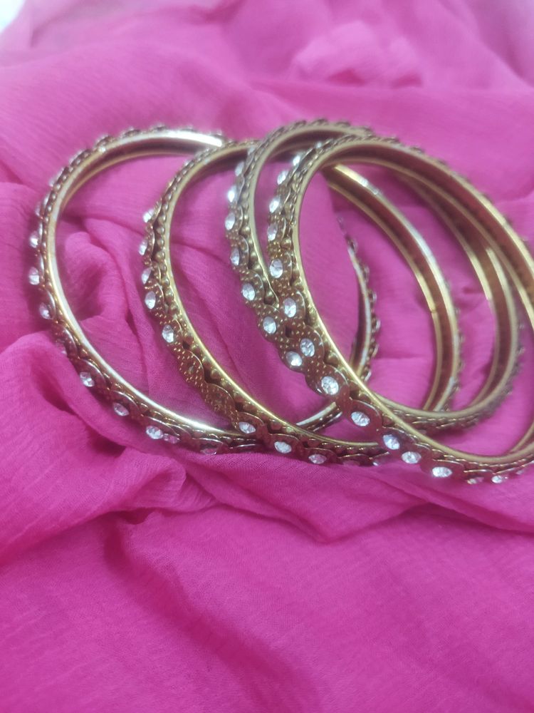 Women Golden Metal Stone Studd 4 Bangles