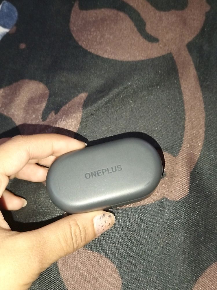 OnePlus Airpods With Touch Sensor