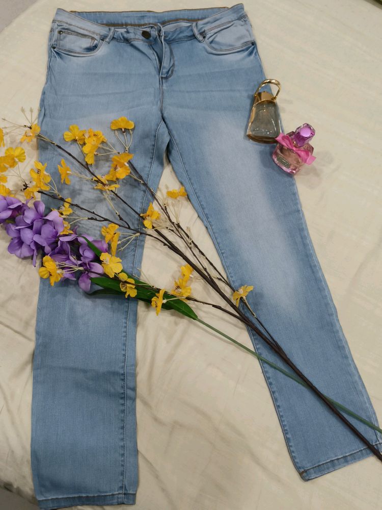 Sustainable Stylish Blue Jeans On a Budget!