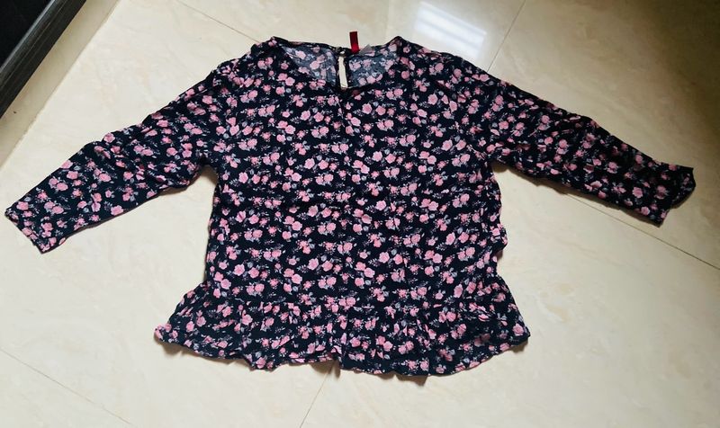 Flowerd Top