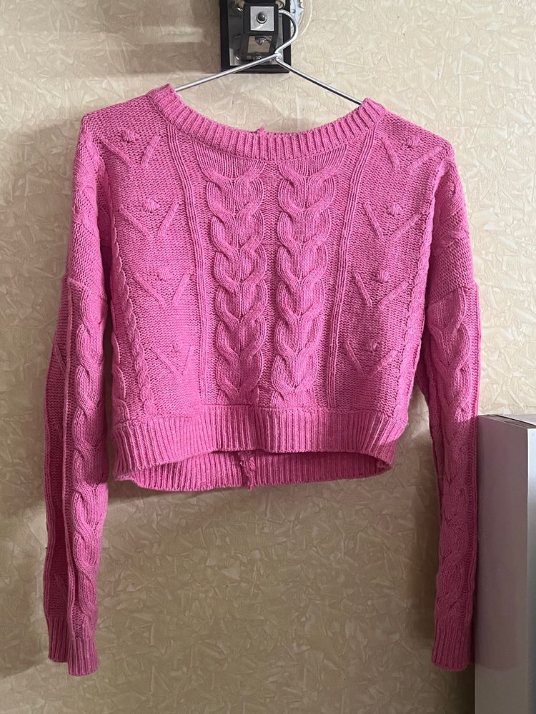 A VERY GOOD HOT PINK CROP SWEATER