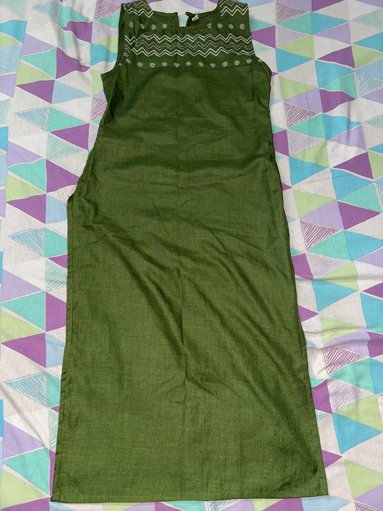 Sleeveless Kurta