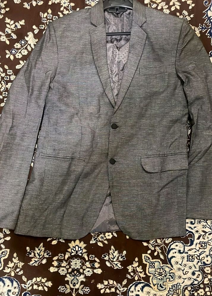 Blazer suit..can fit size M