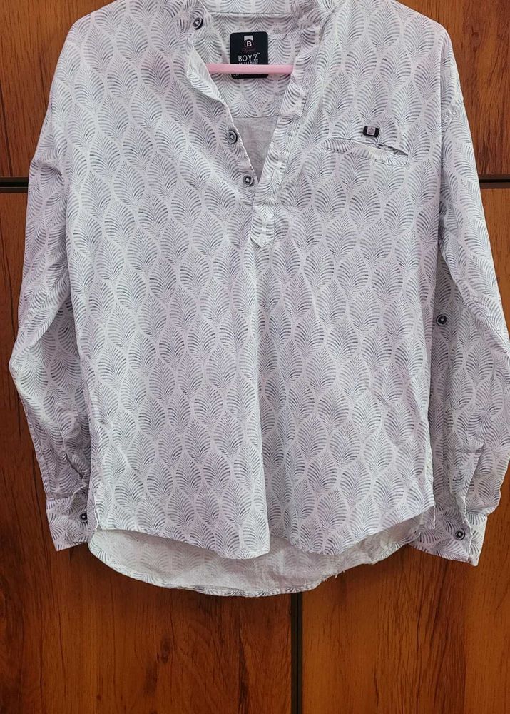 Lightly Used Shirt for Kids (Size 32)