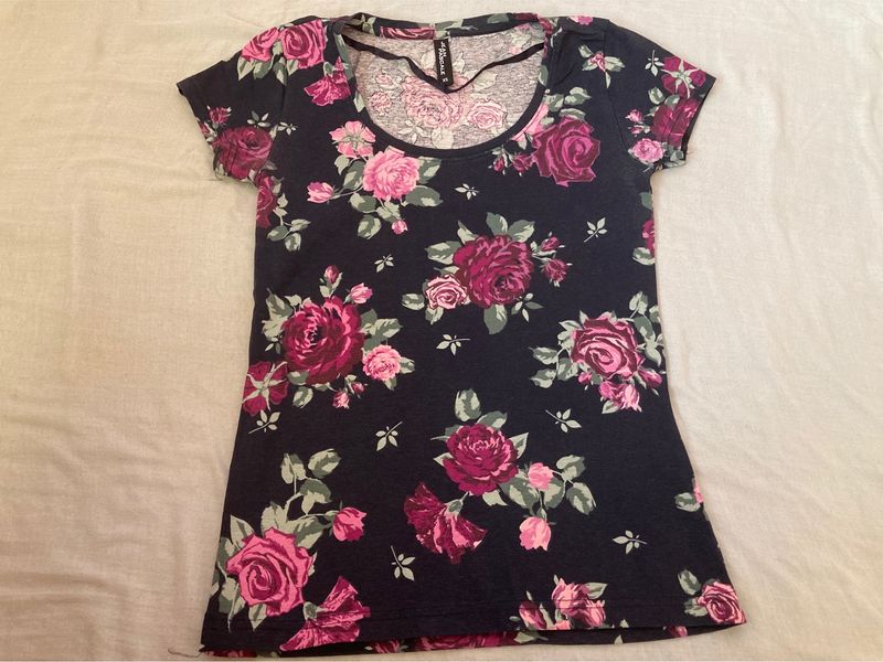 Floral Strachable Top