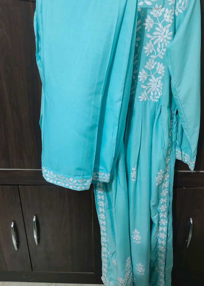 Beautiful Nayra Cut Chikankari Kurta Set