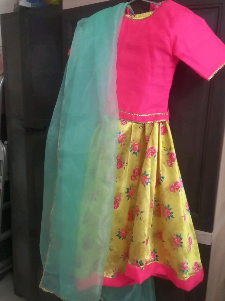 Traditional Lehenga Choli with dupatta for 8-10 yr