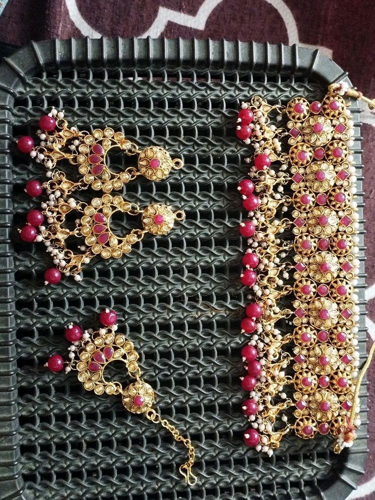 Necklace Set With Mang Tikka