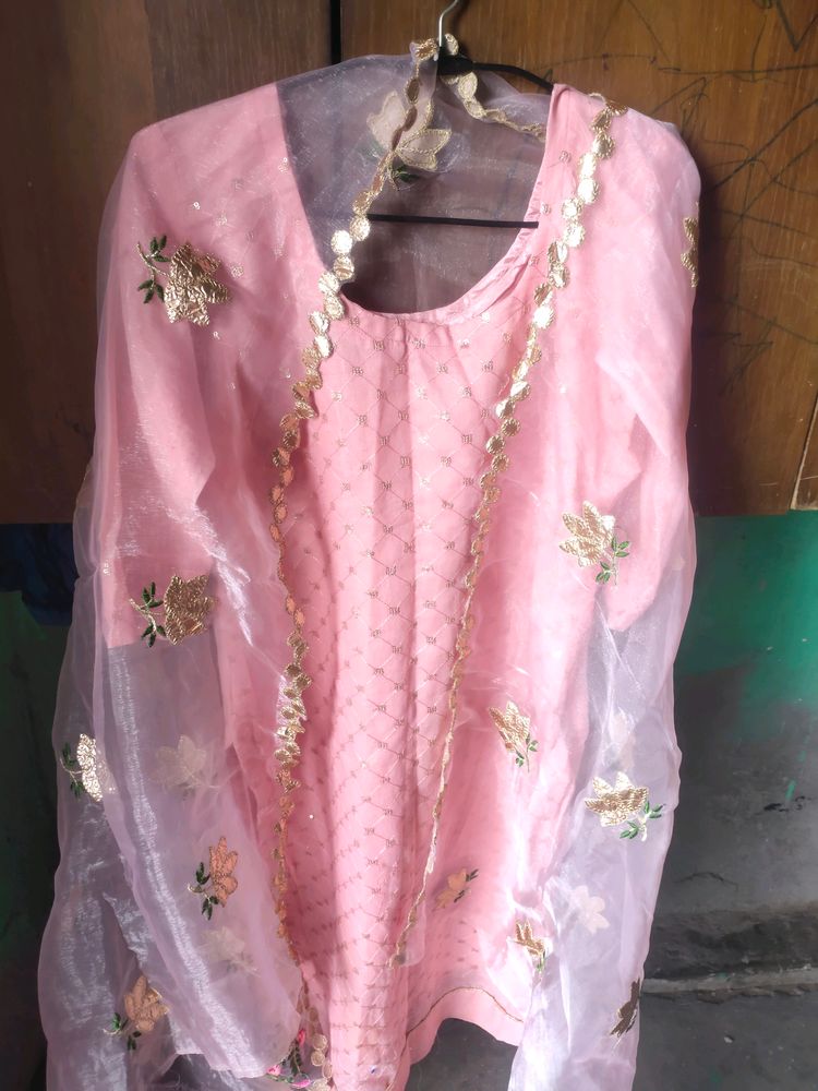 Beautiful Suit With Organza Dupatta