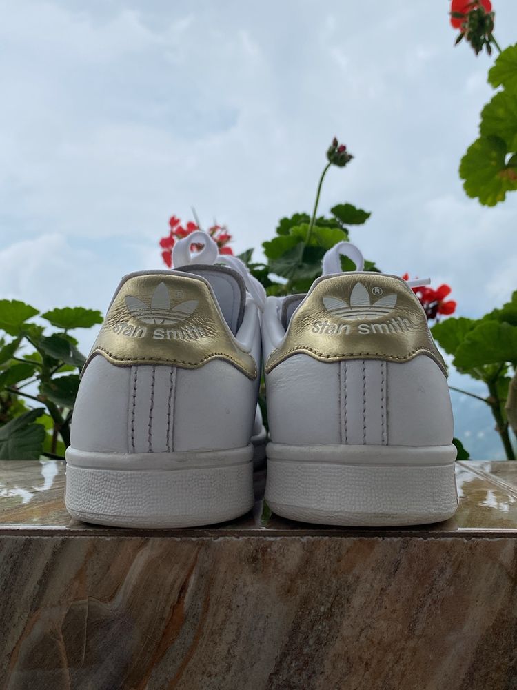 Adidas Originals Stansmith In Gold & White