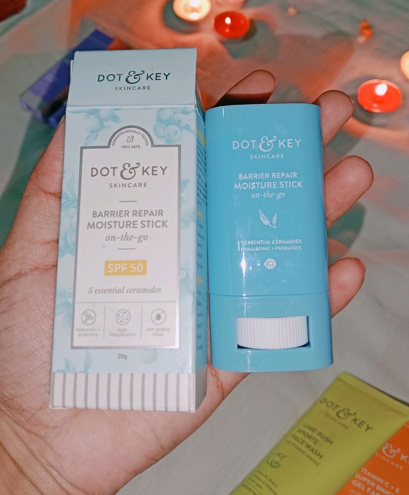 Dot & Key Berry Repair Moisturezer Stick Spf 50 😘