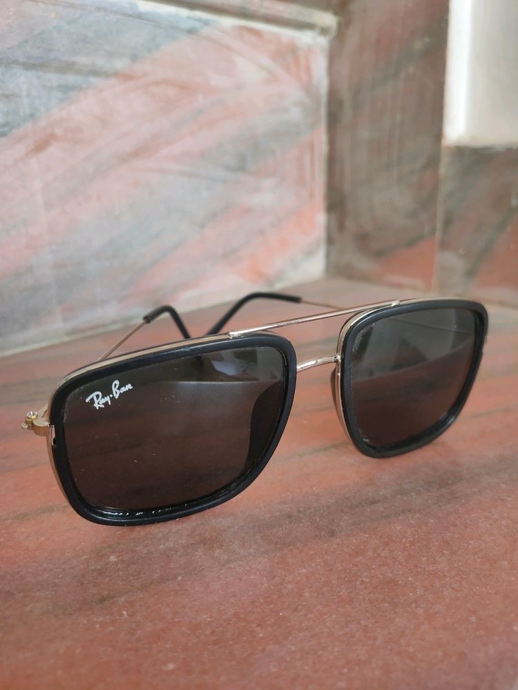 Ray Ban Sunglasses 🕶️ Awesome Condition