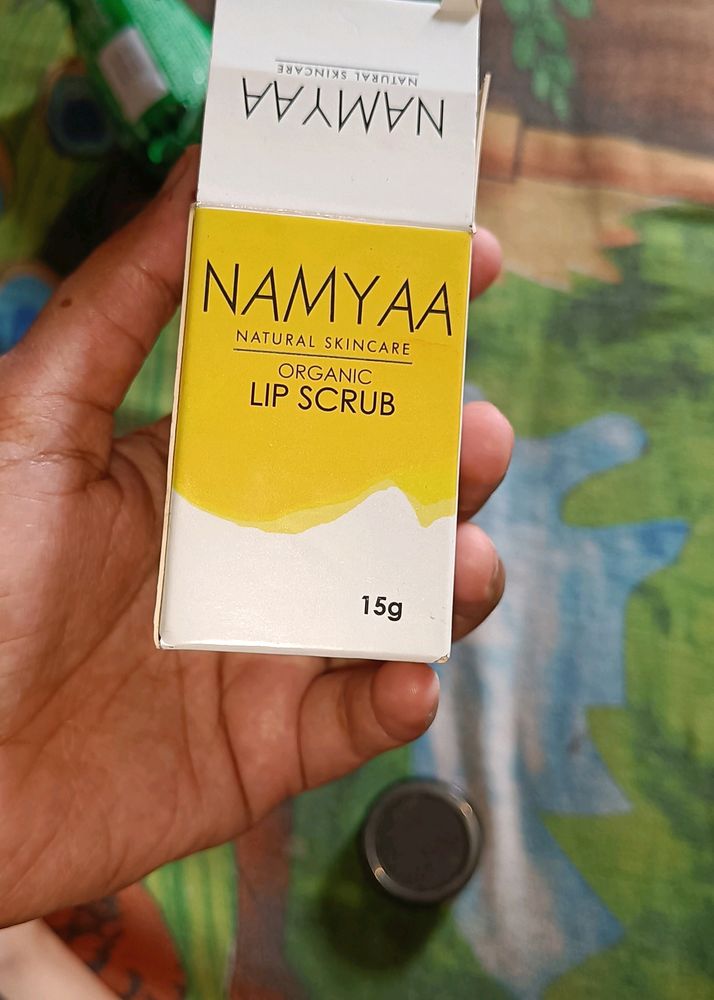 Namyaa Lip Scrub