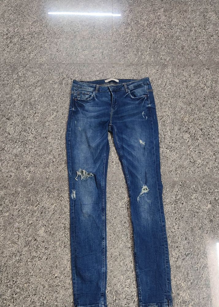 Zara Torn Jean