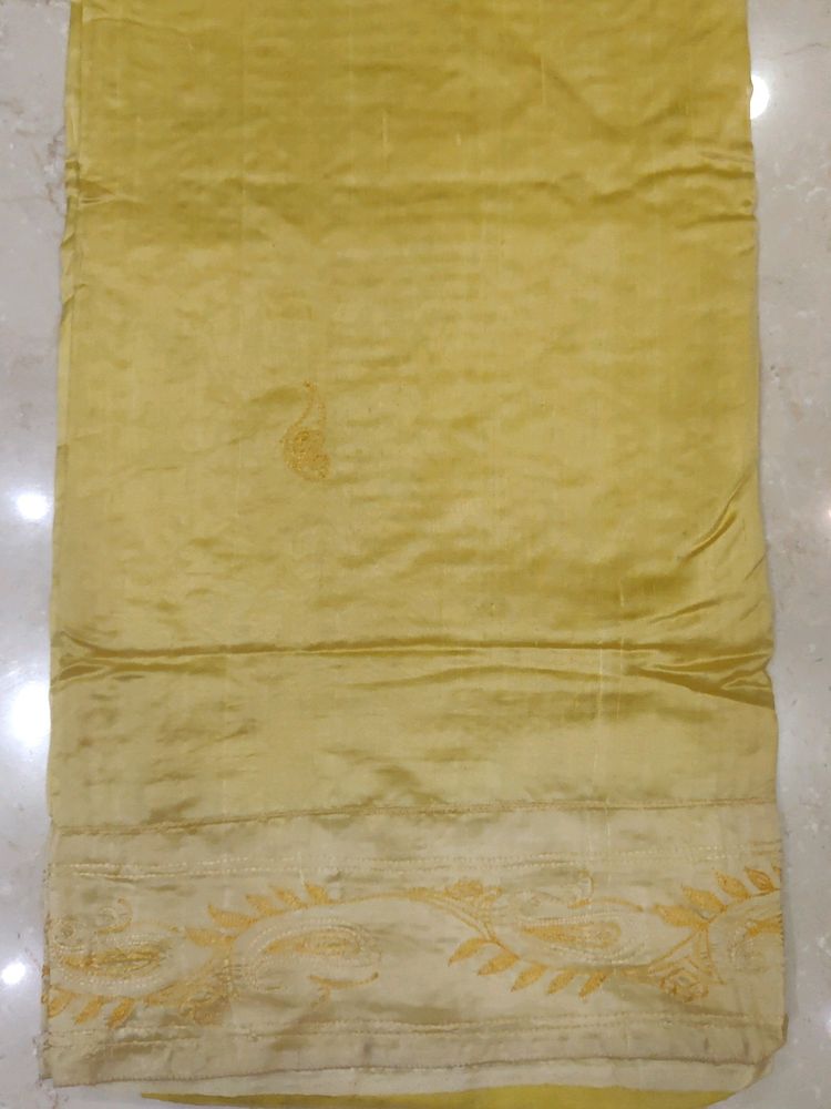 Raw Silk Saree With Cutwork Pallu