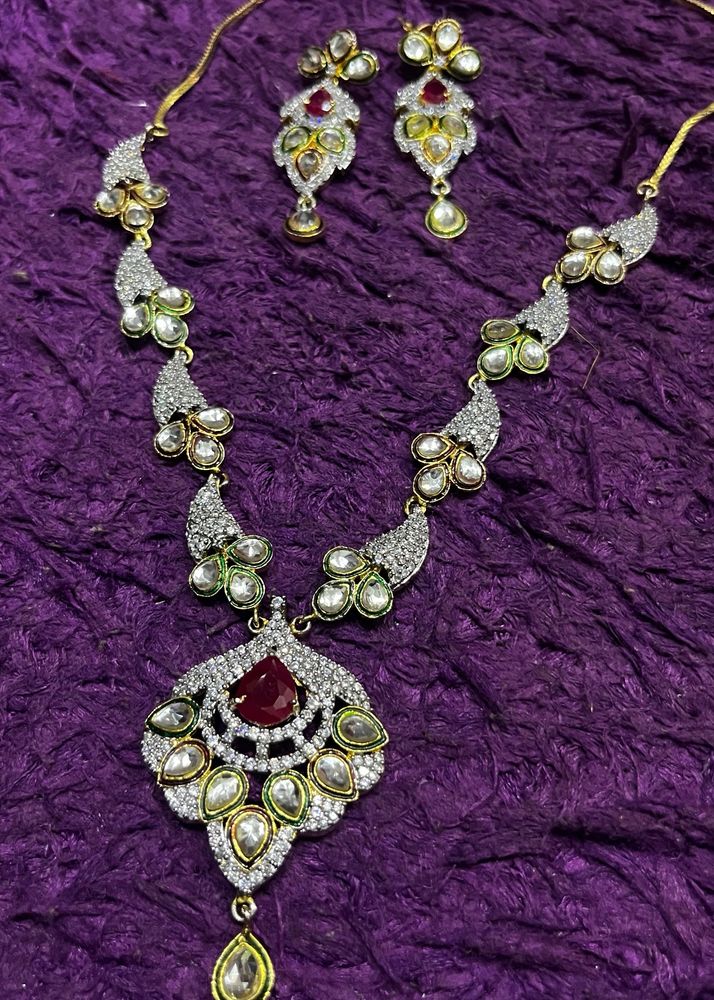 Majestic Glow: Kundan Pearl Drop Necklace**