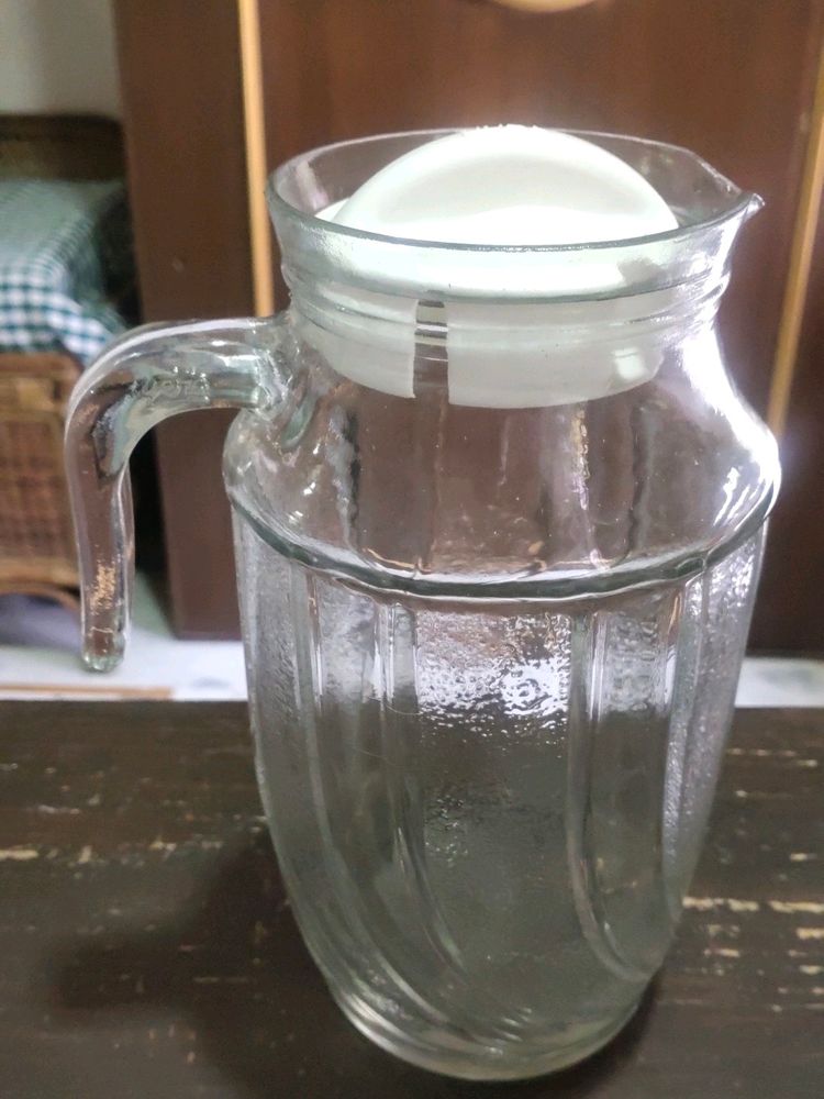 Yera Glass Jug With Lid