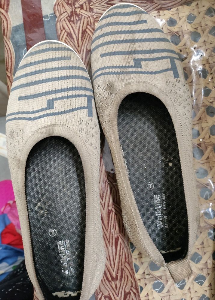 Used Canvas Ballerinas