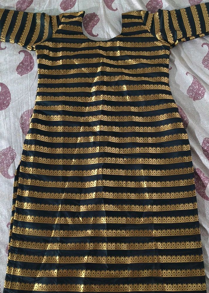 Beutiful Hand Silai Kurti