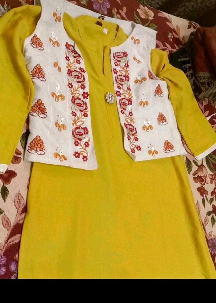 Women Cotton Kurta With Half Jacket