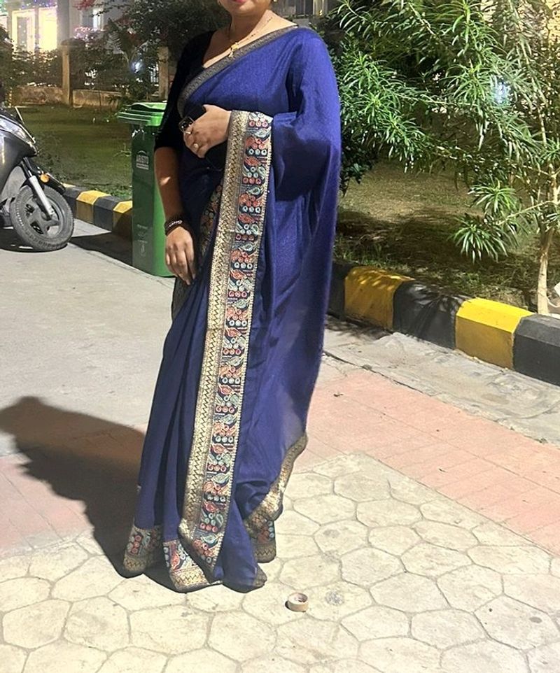 Pretty Navy Blue Plain Saree With Border