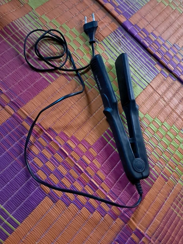 NOVA Hair Straightener