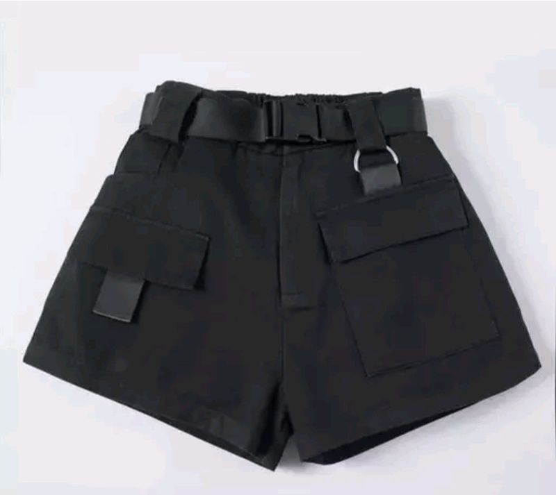 Black Korean Cargo Shorts With Pocket And Belt