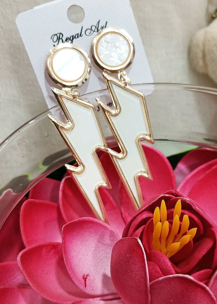 (₹99)Trendy Earrings