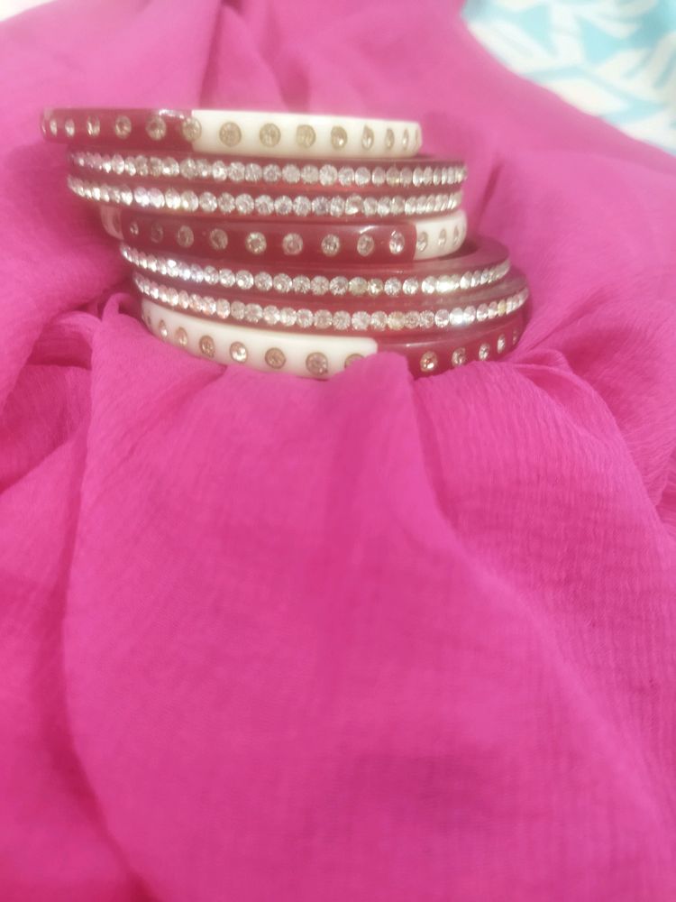 Women Stone Studd Maroon N White Combination Pola