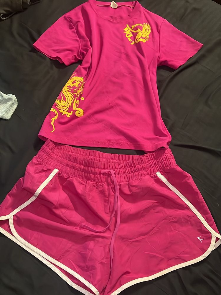 Pink Set Of T-shirt & Shorts