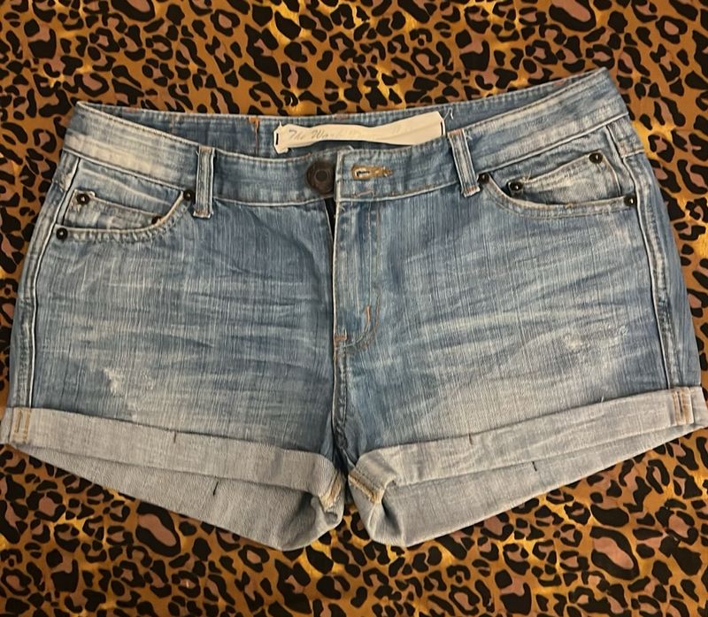 Authentic Vintage Finish Denim Shorts For Women