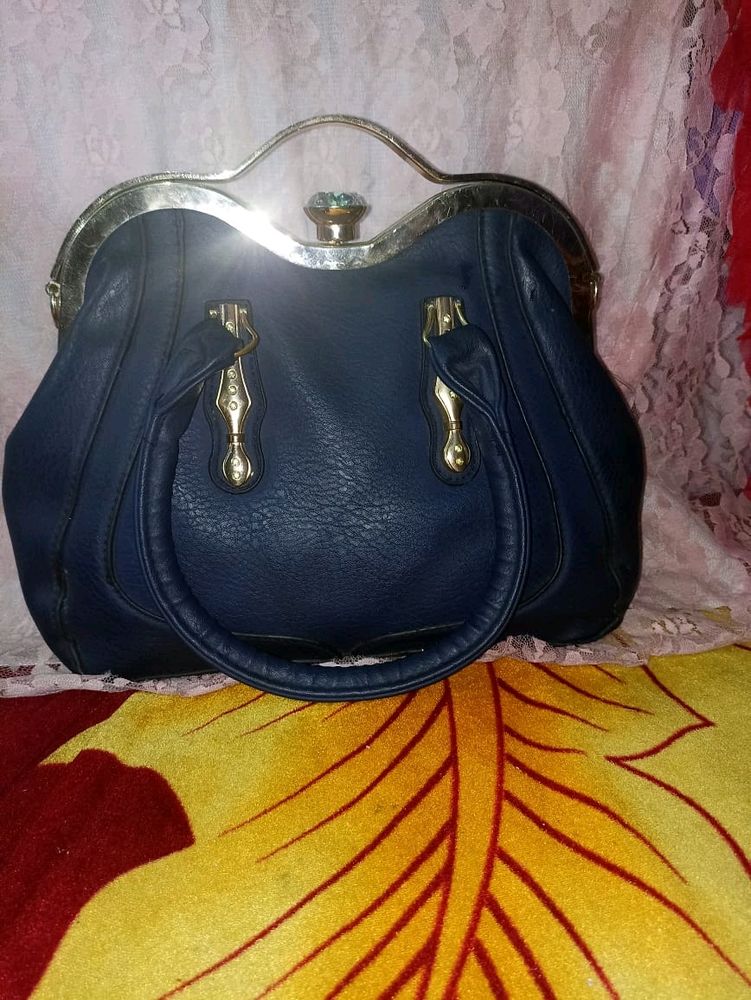 Cristal Blue Beautiful Handbag 💙