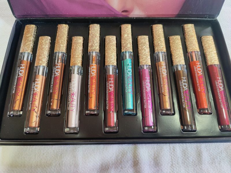 Huda- Liquid Eyeshadow