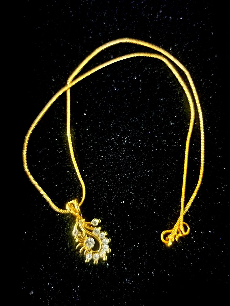 😍🛍️GORGEOUS GOLDEN NECKLACE NEW