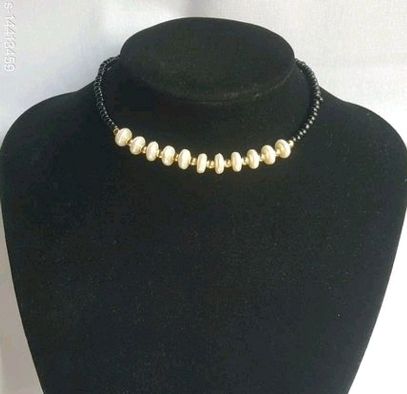 Compressed Pearl Choker Necklace