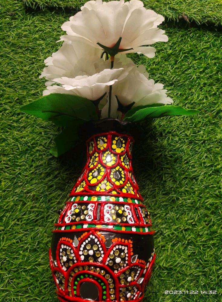 Beautiful Flower Vase Lippan Art