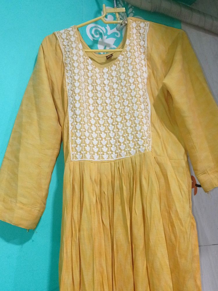 Nayracut Kurti