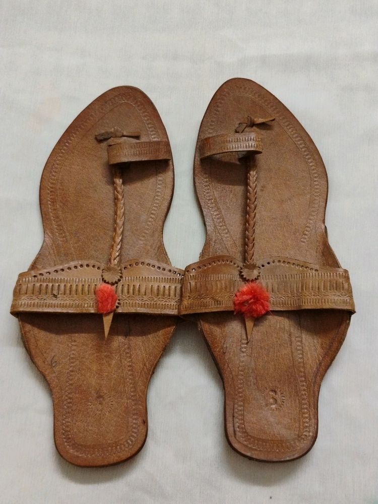 Kolhapuri Chappal For Women Haand Stitched