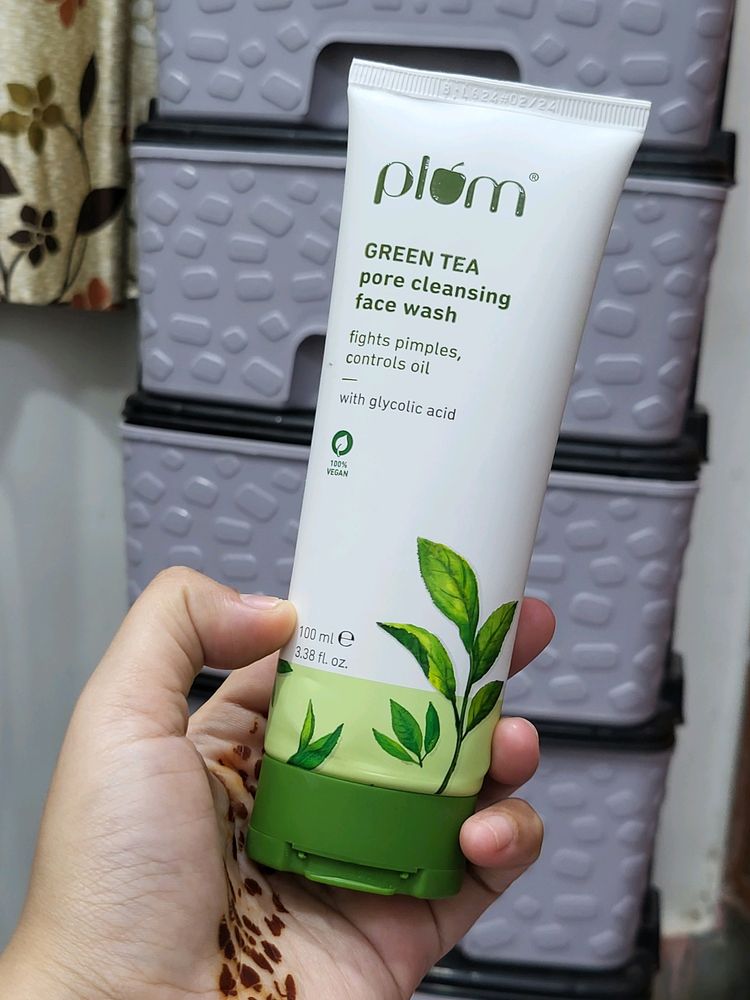 Plum Green Tea Pore Cleansing Face Wash