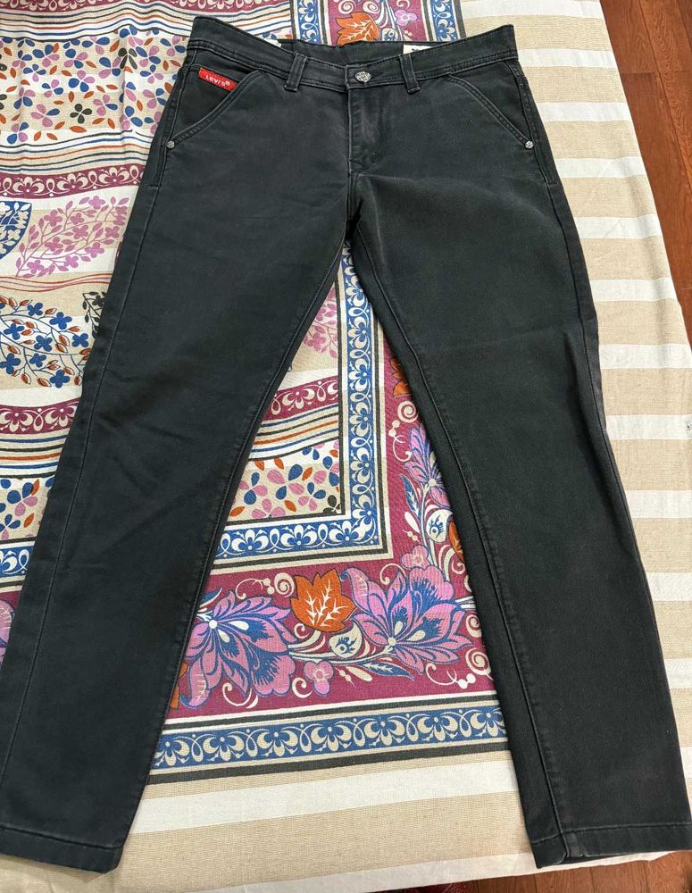 Levis Black Denim Jeans Solid