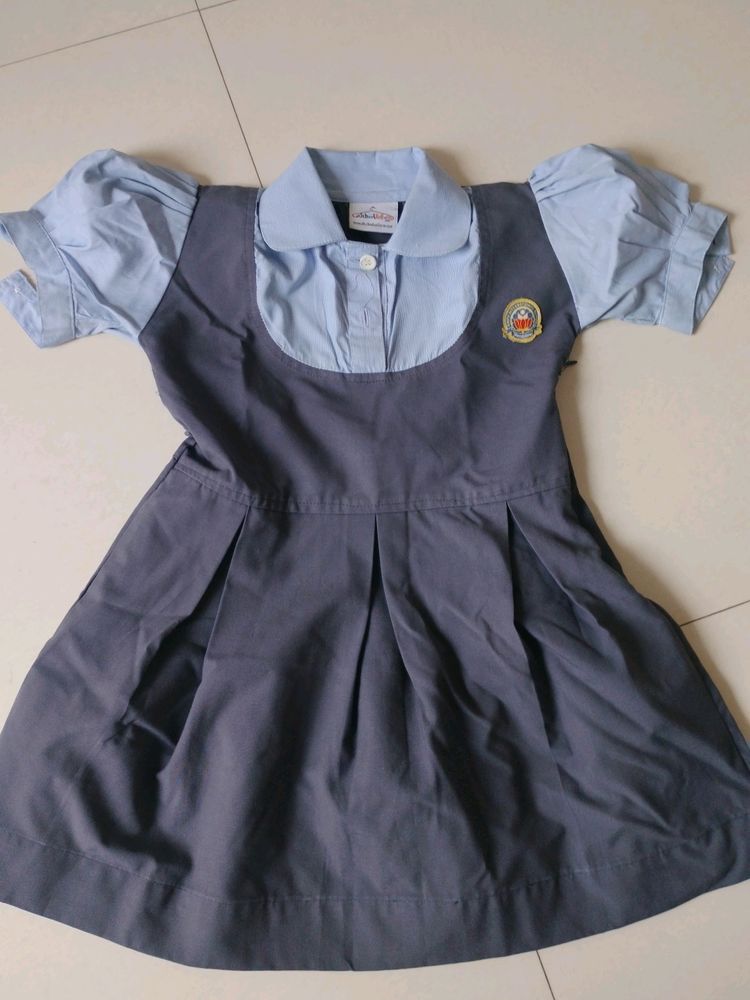 Amity uniform For 3-5 Girls