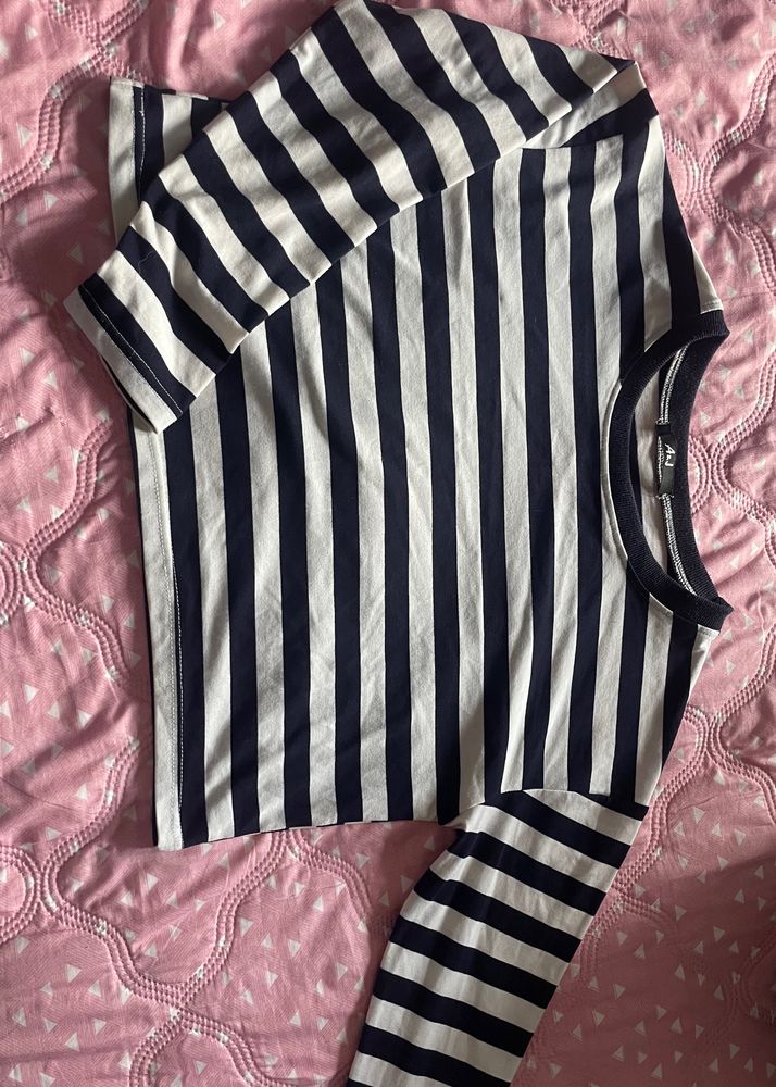 Striped Full Sleeved Crop Top