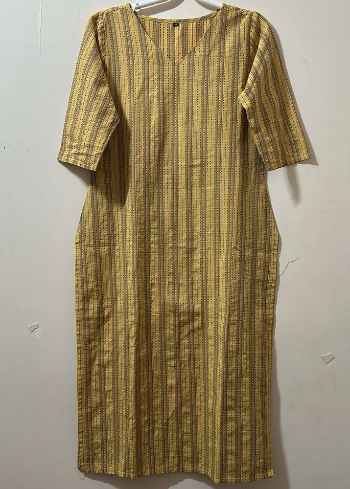 Yellow Straight Thread Strips Kurtha