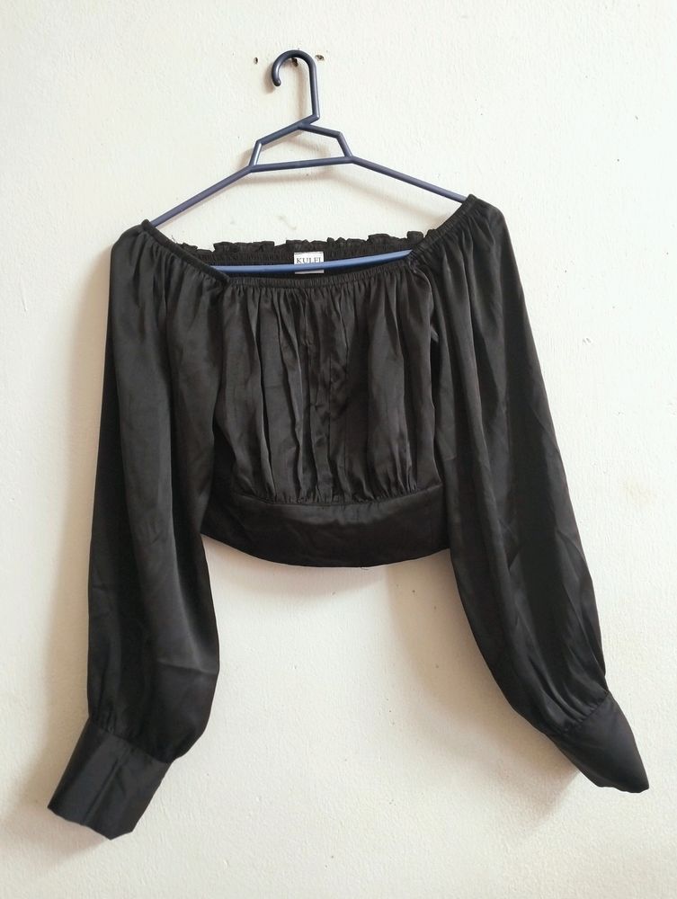 Balloon Sleeve Black Crop Top