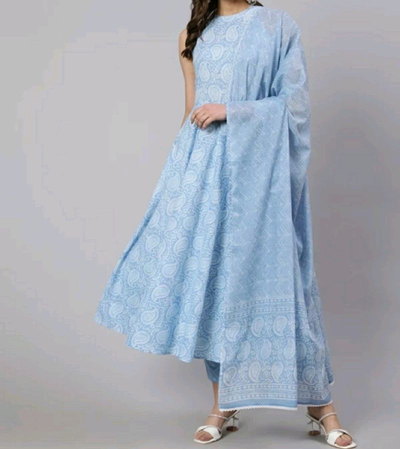 Kurti, pants & dupatta