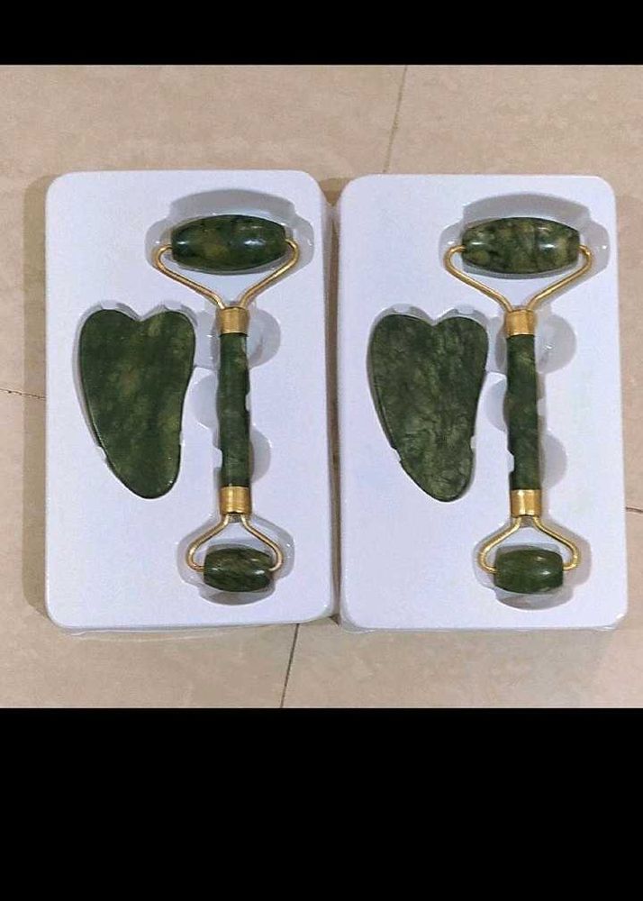 Gua Sha And Jade Roller 1 Set