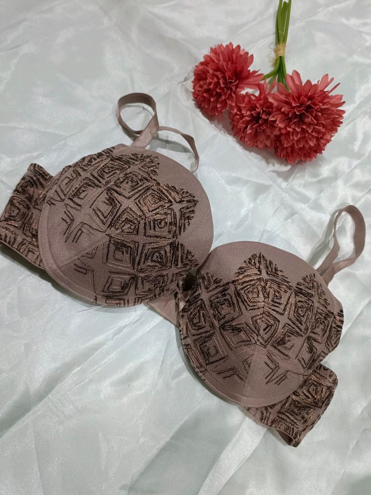 Imported Designer Bra With Shimmer Shinning