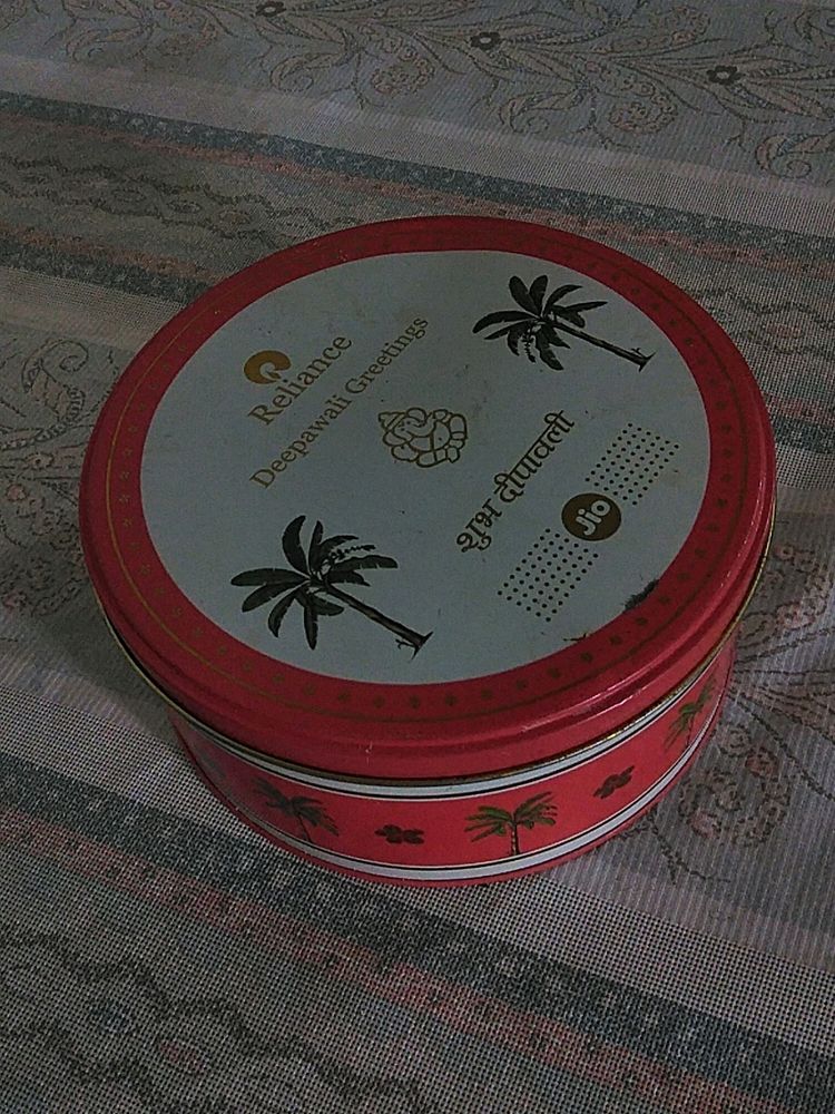 Circular Tin Container