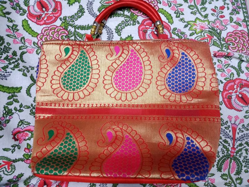 HandBag🧡❤️ And Free Potli